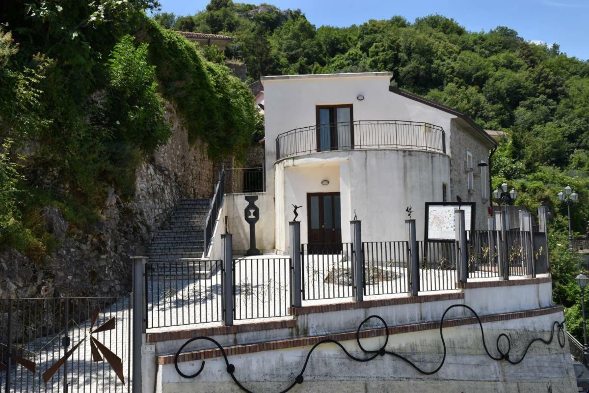 Ostello Della Gioventu Massimo Troisi Oliveto Citra Dış mekan fotoğraf